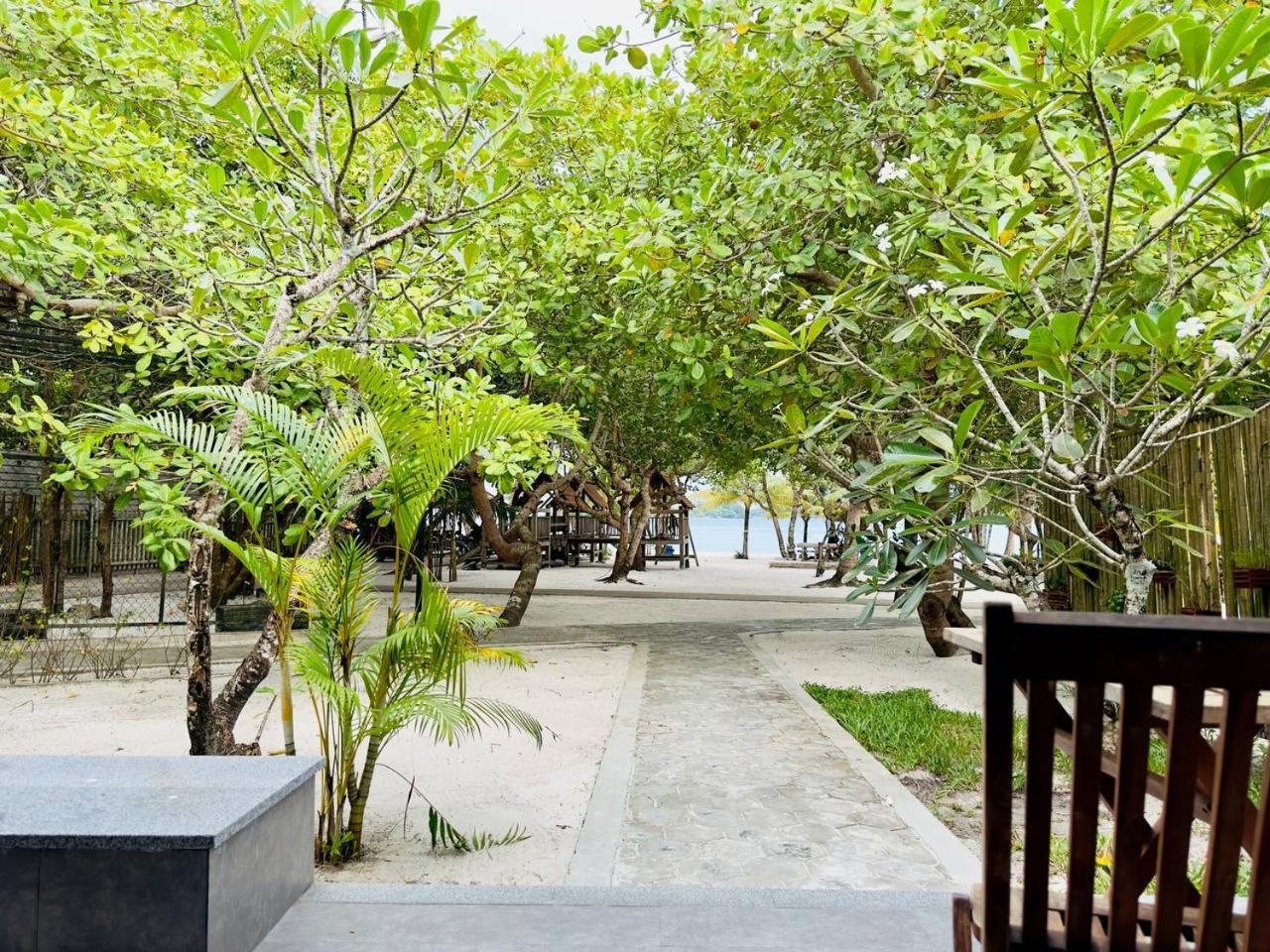 Long Set Resort Kaoh Touch